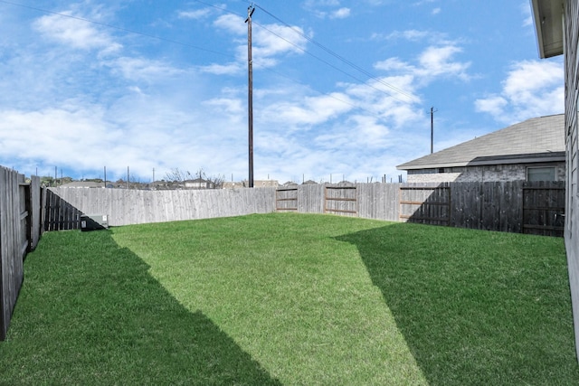 4307 Palmetto Grove Ln, Baytown, TX 77521 - view of yard