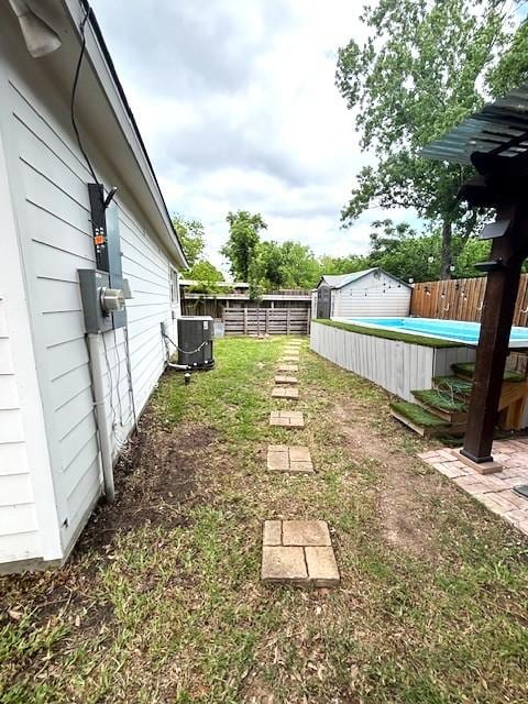 3407 S Briar Knoll Dr, Houston, TX 77082 - view of yard with central AC unit