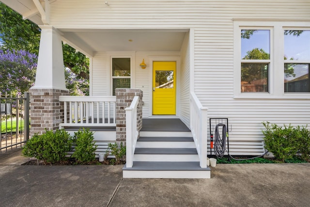 507 W 12th St, Houston, TX 77008 - property entrance featuring a porch