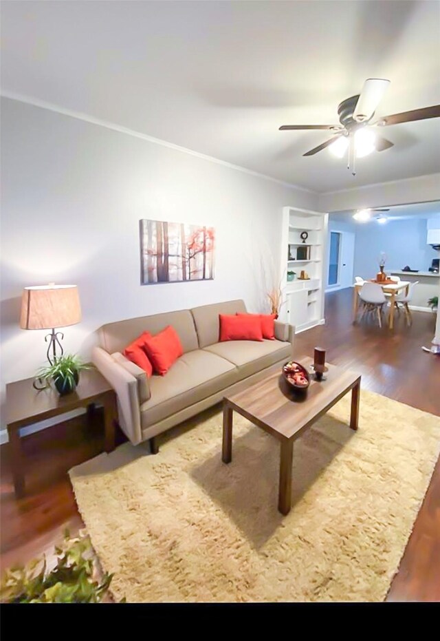 717 Grantham Rd, Baytown, TX 77521 - living area featuring wood finished floors and a ceiling fan