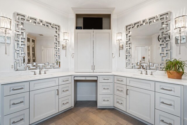4021 Glenshire St, Houston, TX 77025 - full bath featuring crown molding, vanity, and wood finished floors