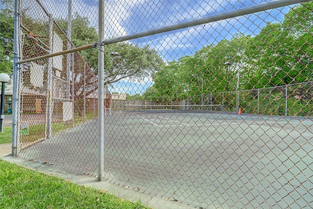 8020 Braesmain Dr Unit 1710, Houston, TX 77025 - view of tennis court