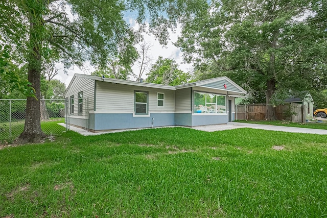 6058 Lyndhurst Dr, Houston, TX 77033 - view of front of house