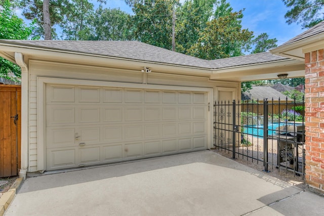 5211 Rothchilde Ct, Houston, TX 77069 - view of garage