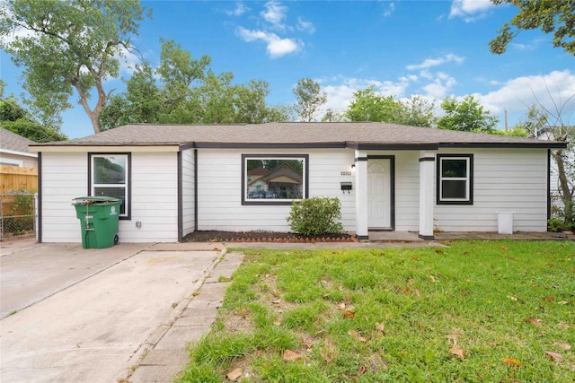 9409 Fairland Dr, Houston, TX 77051 - ranch-style house with a patio
