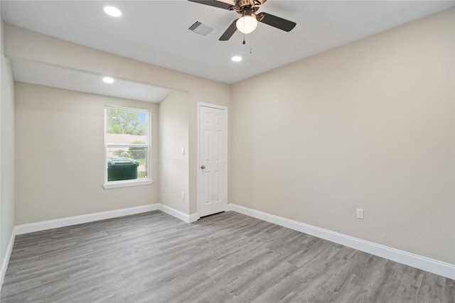 9409 Fairland Dr, Houston, TX 77051 - spare room featuring wood finished floors, ceiling fan, recessed lighting, and baseboards