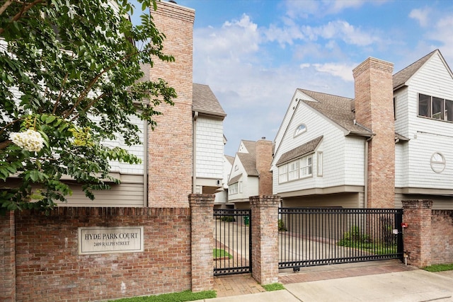 2409 Ralph St Unit A, Houston, TX 77006 - exterior space with a gate