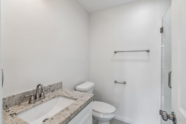 6038 Woodbrook Ln, Houston, TX 77008 - full bathroom featuring toilet, vanity, and a shower