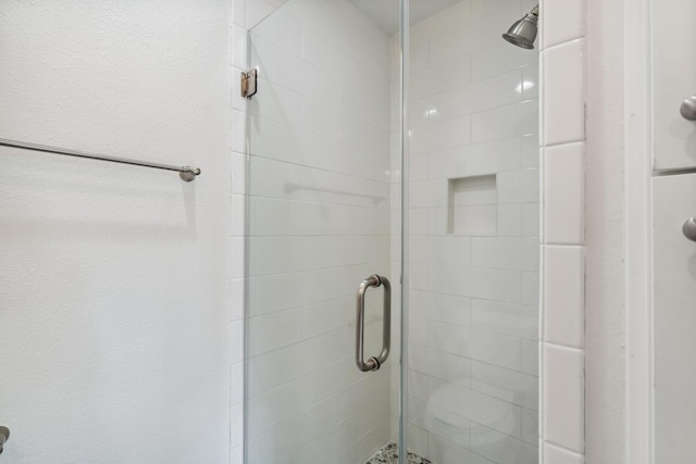 6038 Woodbrook Ln, Houston, TX 77008 - full bath with a shower stall