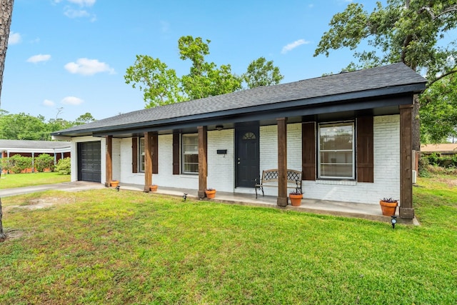 6038 Woodbrook Ln, Houston, TX 77008 - ranch-style house with brick siding, covered porch, an attached garage, and a front lawn
