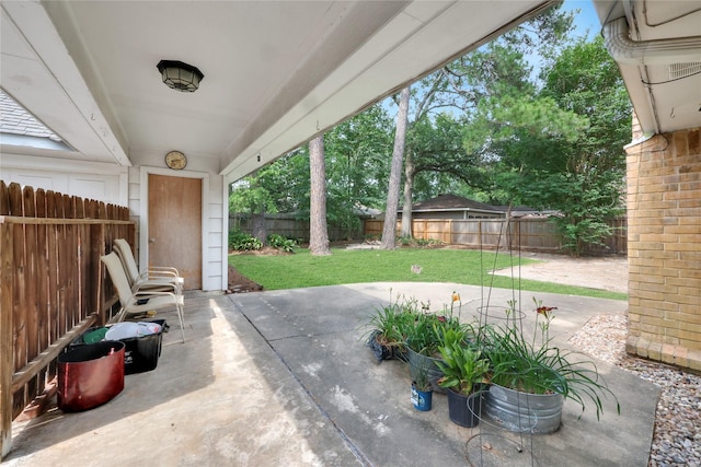 10722 Glenway Dr, Houston, TX 77070 - view of patio / terrace