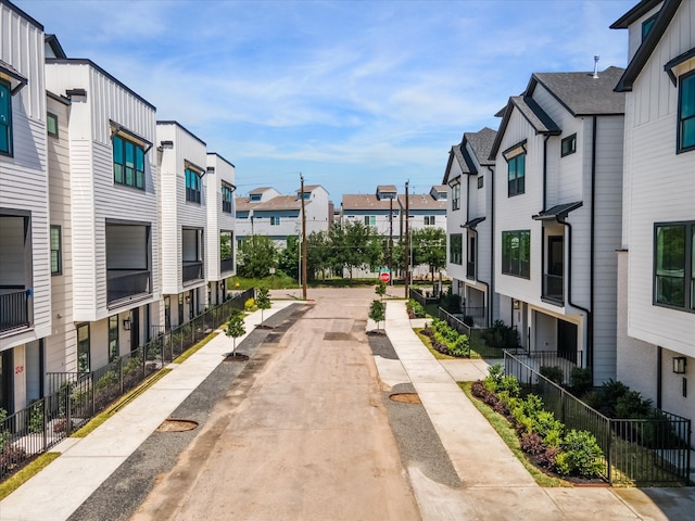 2209 Dennis St, Houston, TX 77004 - view of property's community with a residential view