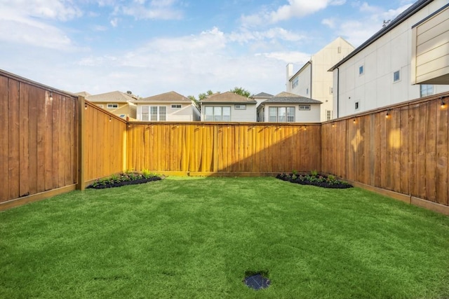 5741 Kansas St, Houston, TX 77007 - view of yard featuring a residential view