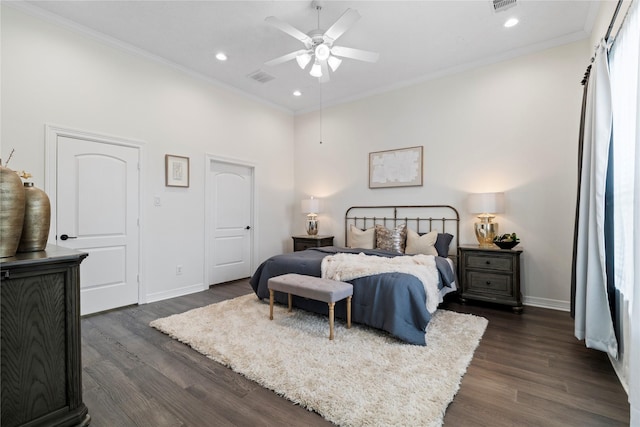 3615 Hempstead Villa Dr, Houston, TX 77008 - bedroom featuring ornamental molding, dark wood finished floors, baseboards, recessed lighting, and ceiling fan