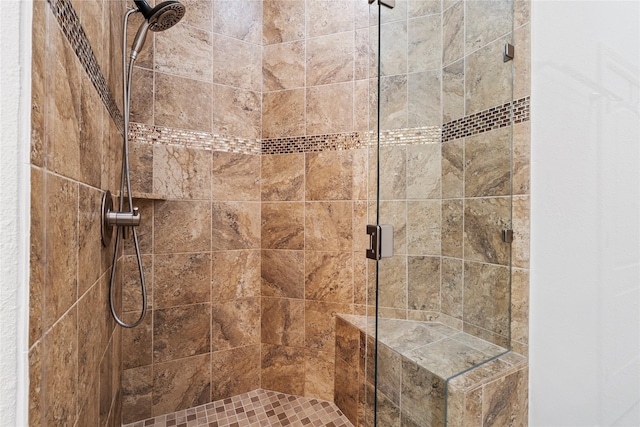 3615 Hempstead Villa Dr, Houston, TX 77008 - bathroom featuring a shower stall