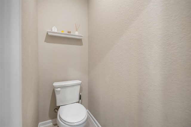 4607 Primrose Valley Ln, Fulshear, TX 77441 - bathroom with baseboards and toilet
