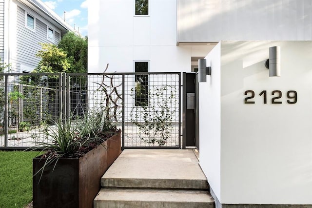 2129 Quenby St, Houston, TX 77005 - view of gate