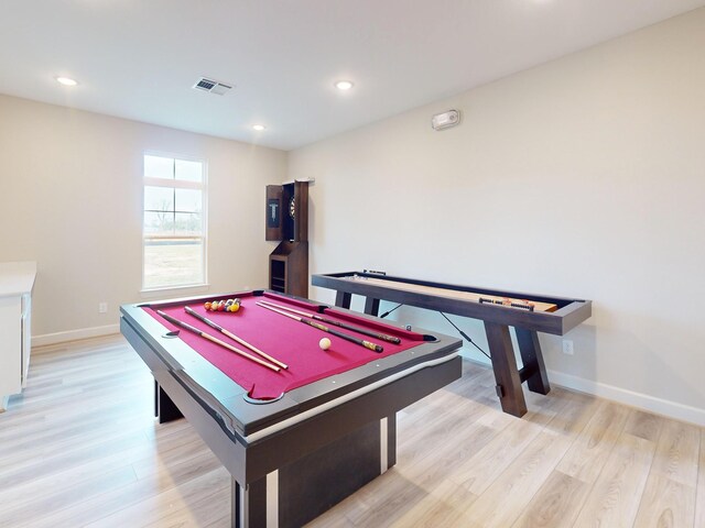1306 Hidden Oaks Dr, Tomball, TX 77375 - recreation room featuring light wood-style flooring, baseboards, billiards table, and recessed lighting