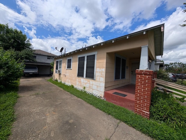 622 Gazin St, Houston, TX 77020 - view of side of home