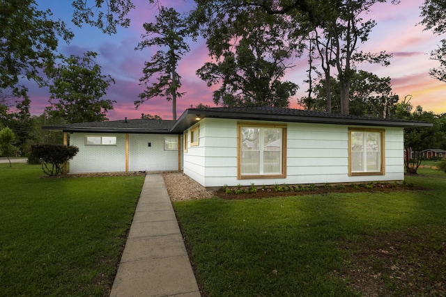 606 Clayton St, Tomball, TX 77375 - ranch-style house with a front yard