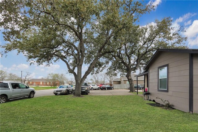 1916 Holloman Dr, Port Lavaca, TX 77979 - view of green lawn