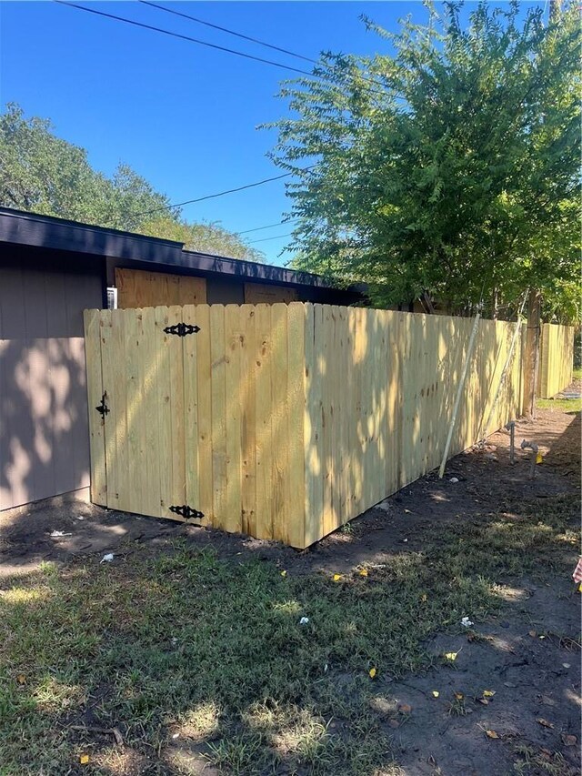 1916 Holloman Dr, Port Lavaca, TX 77979 - view of outbuilding