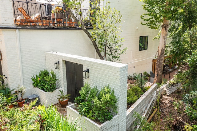 10 S Briar Hollow Ln Unit 30, Houston, TX 77027 - view of side of home
