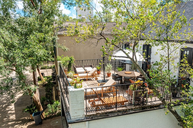 10 S Briar Hollow Ln Unit 30, Houston, TX 77027 - view of patio with outdoor lounge area