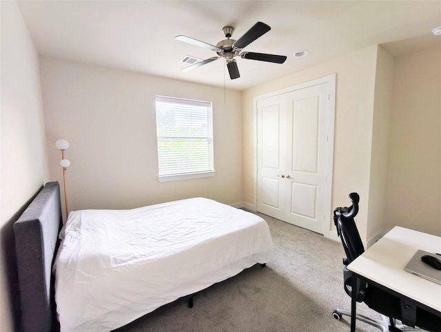 1840 Parana Dr, Houston, TX 77080 - bedroom featuring carpet floors, a ceiling fan, a closet, and an office area