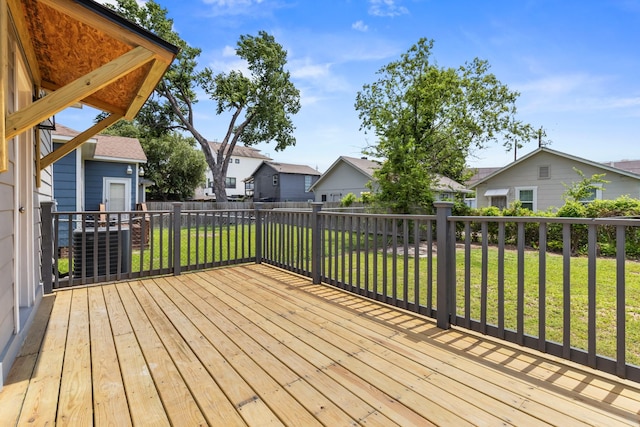 1505 Hussion St, Houston, TX 77003 - wooden terrace with a residential view