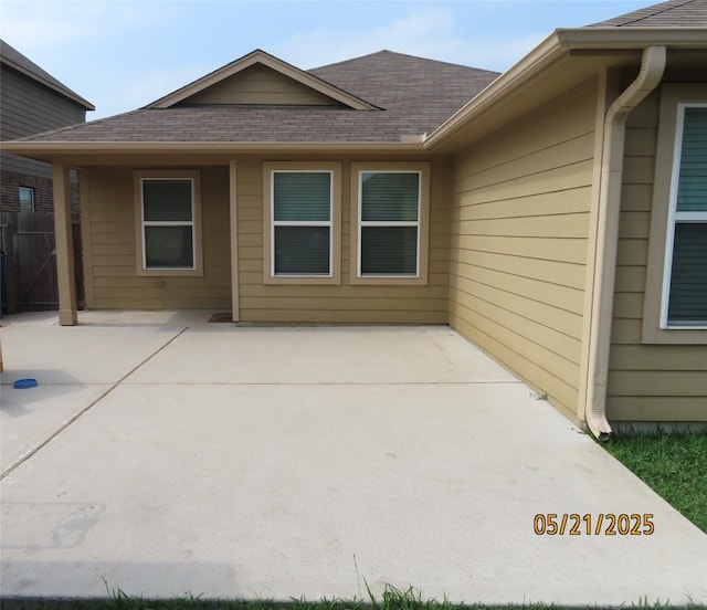 14726 Meadow Acre Trl, Houston, TX 77049 - view of patio / terrace