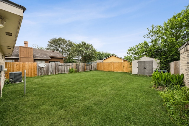 16211 Beck Ridge Dr, Houston, TX 77053 - view of yard featuring central air condition unit