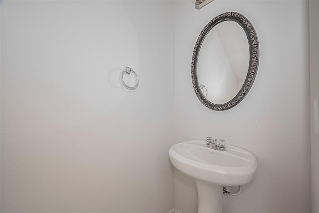 15502 Islandview Ln, Houston, TX 77053 - view of bathroom