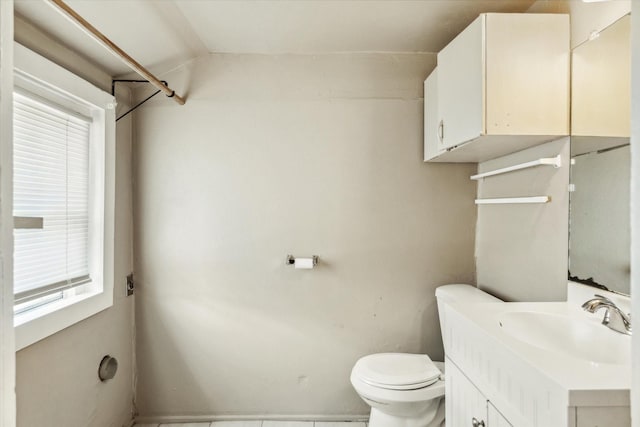 1498 Fm 279, Ben Wheeler, TX 75754 - bathroom with toilet, vanity, and lofted ceiling