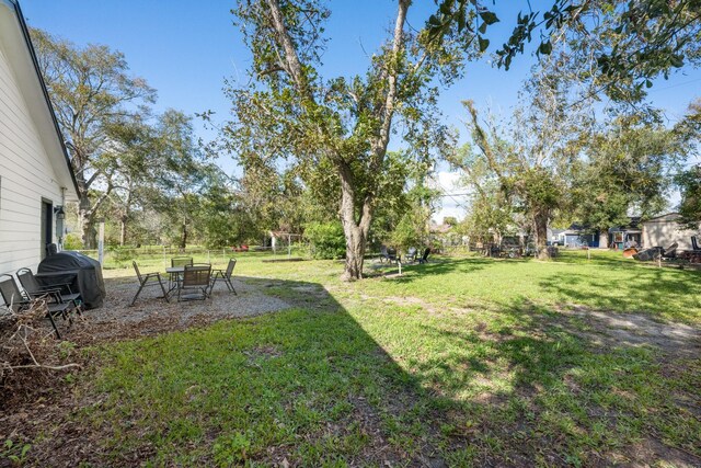 729 Kyle St, Angleton, TX 77515 - view of yard