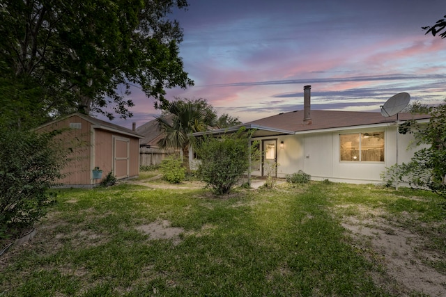 3247 Bolton Gardens Dr, Houston, TX 77066 - view of yard at dusk