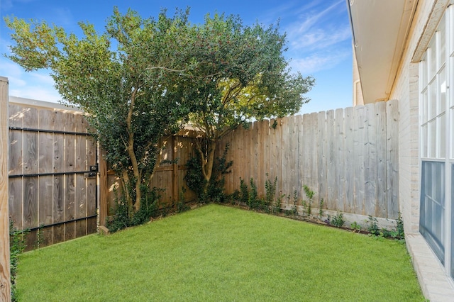 10345 Longmont Dr, Houston, TX 77042 - view of yard