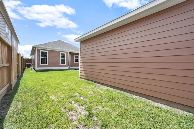 2517 S Houston Ave, Pearland, TX 77581 - view of yard featuring central AC