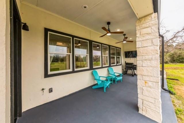 209 Horse Shoe Trl, Angleton, TX 77515 - view of patio / terrace featuring a ceiling fan