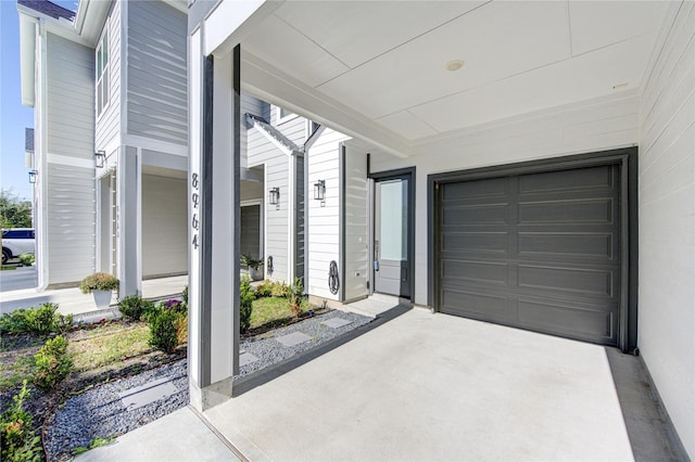 8964 Zurcher Ln, Houston, TX 77080 - garage featuring concrete driveway