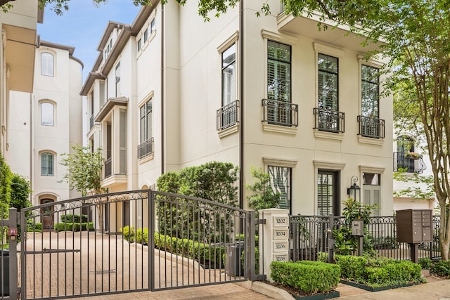 3202 Mid Ln, Houston, TX 77027 - view of property