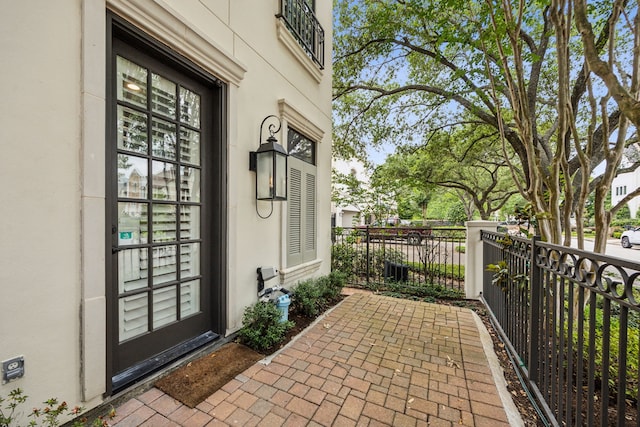 3202 Mid Ln, Houston, TX 77027 - property entrance with stucco siding