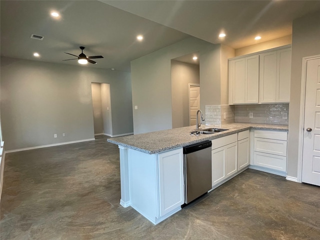116 Indian Creek Cir, Willis, TX 77378 - kitchen featuring dishwasher, a sink, a peninsula, ceiling fan, and recessed lighting