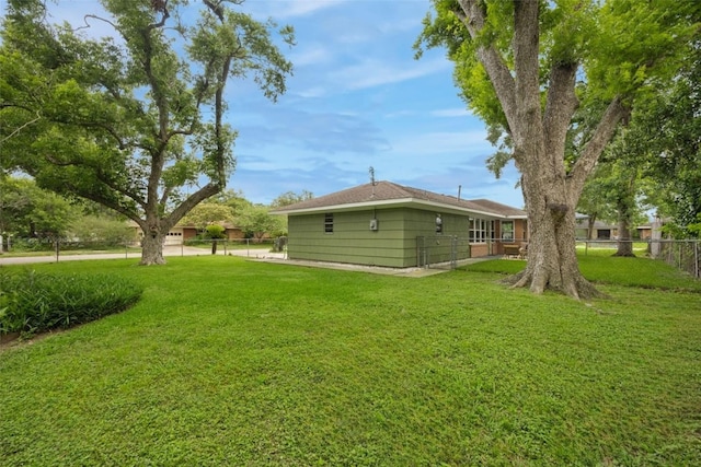 4502 Lido Ln, Houston, TX 77092 - view of yard