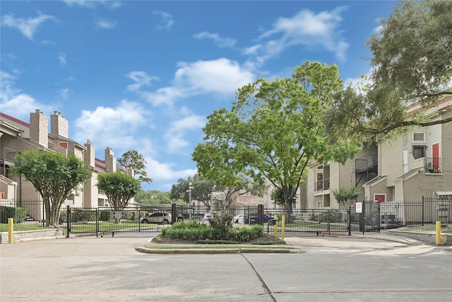 10855 Meadowglen Ln Unit 806, Houston, TX 77042 - view of property's community with a residential view and a gate