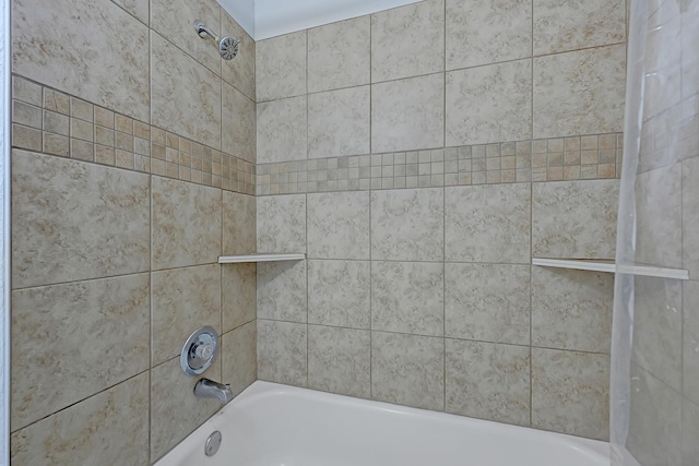 10855 Meadowglen Ln Unit 806, Houston, TX 77042 - bathroom with shower / bathtub combination