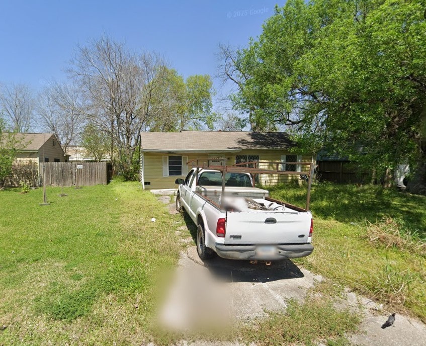 8503 Berndale St, Houston, TX 77029 - view of front of property