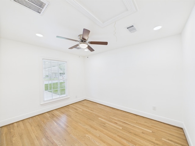 4927 Ward St, Houston, TX 77021 - empty room featuring light wood-style flooring, baseboards, ceiling fan, and recessed lighting