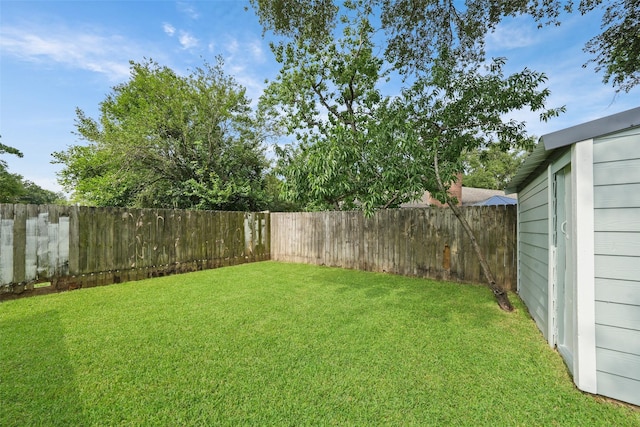 9607 Rumbling Wood Ln, Houston, TX 77086 - view of yard