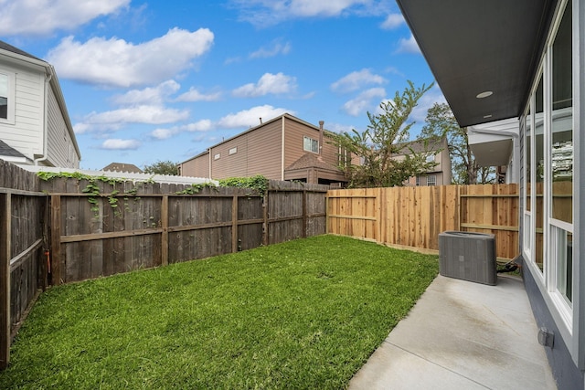 5238 Larkin St, Houston, TX 77007 - view of yard with central AC and a patio area